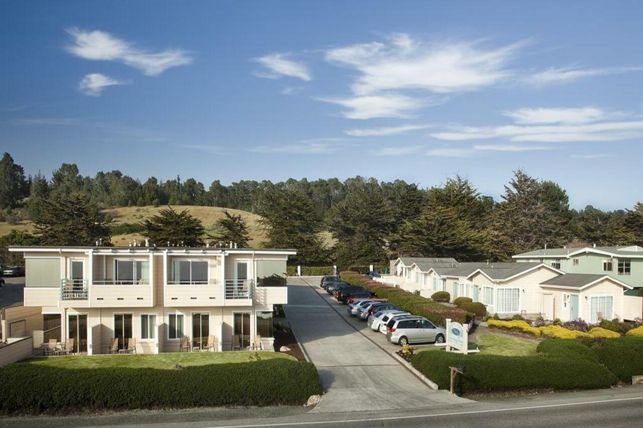 Cambria Landing Inn And Suites Exterior foto