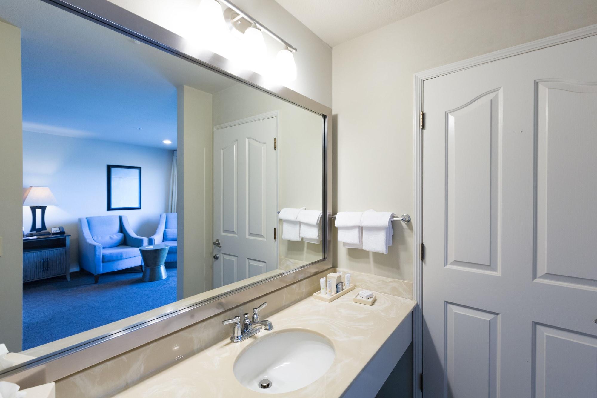 Cambria Landing Inn And Suites Exterior foto