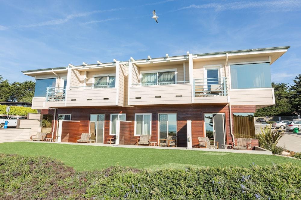 Cambria Landing Inn And Suites Exterior foto