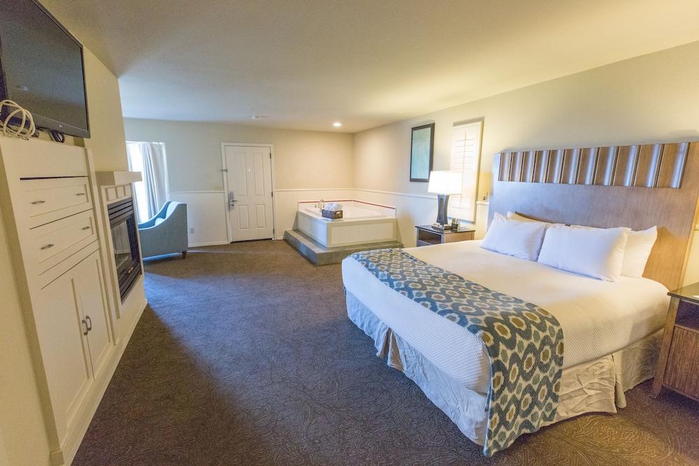 Cambria Landing Inn And Suites Exterior foto