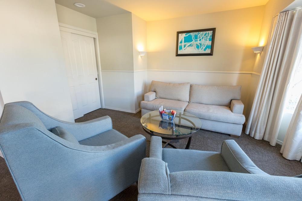 Cambria Landing Inn And Suites Exterior foto