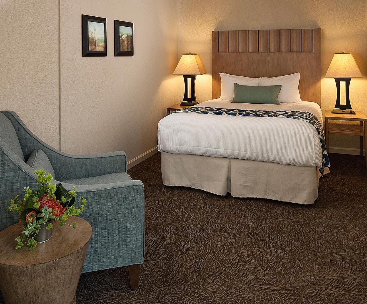 Cambria Landing Inn And Suites Exterior foto