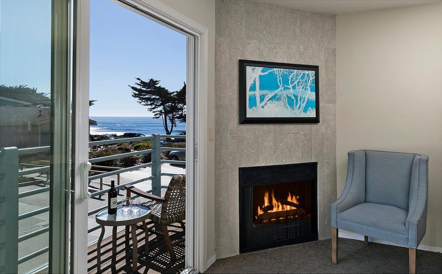 Cambria Landing Inn And Suites Exterior foto