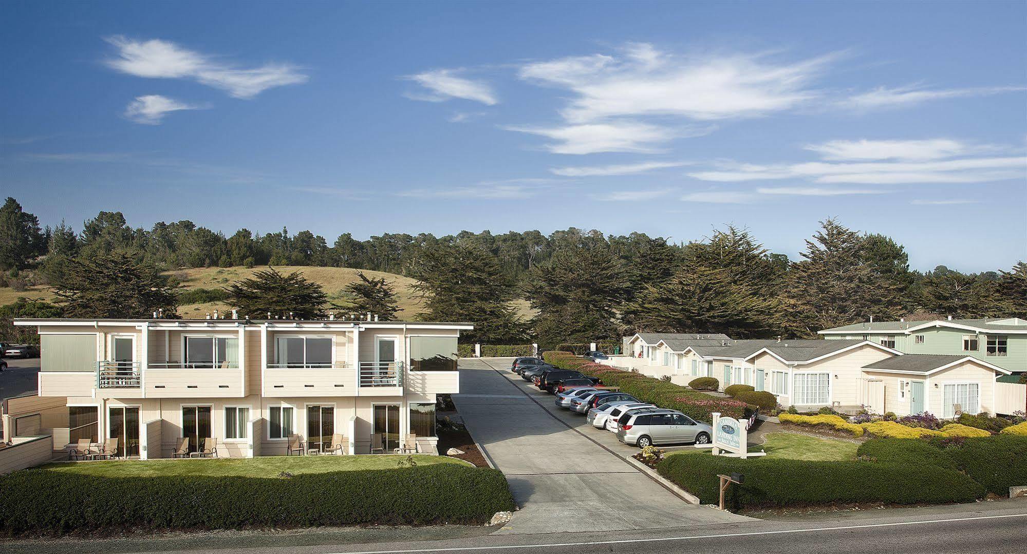 Cambria Landing Inn And Suites Exterior foto